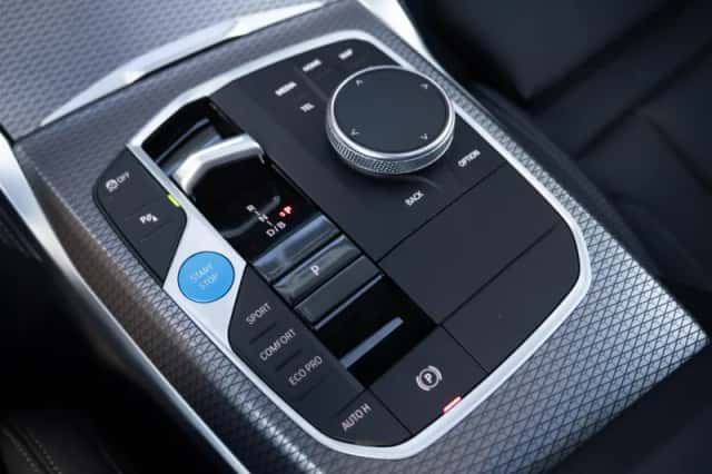 BMW i4 (2026) thumbnail 13