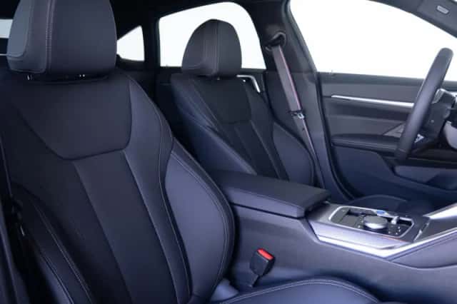 BMW i4 (2026) thumbnail 4