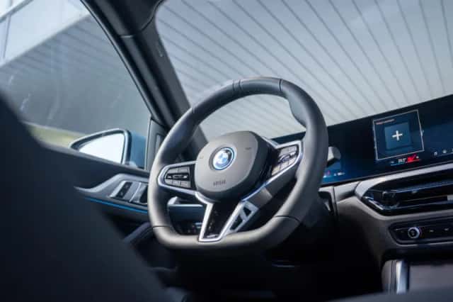 BMW i4 (2026) thumbnail 34