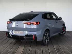 BMW iX2 (2026) thumbnail 2