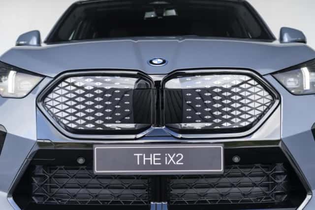 BMW iX2 (2026) thumbnail 15