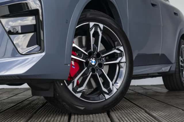 BMW iX2 (2026) thumbnail 16