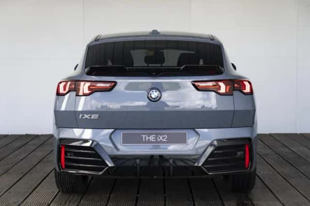 BMW iX2 (2026) thumbnail 5