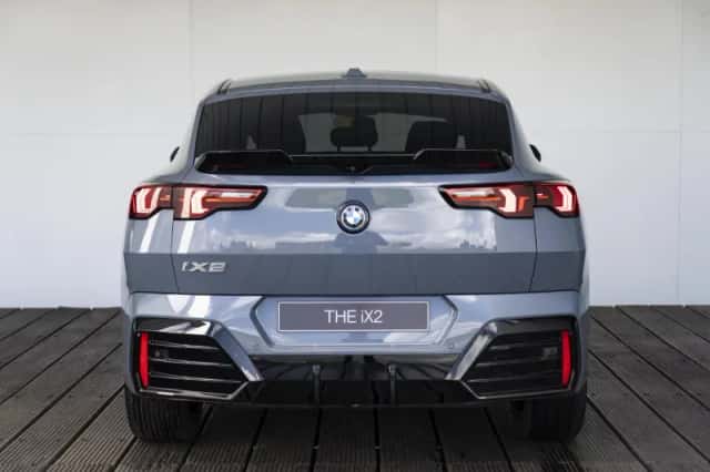 BMW iX2 (2026) thumbnail 5