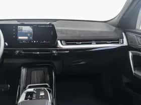 BMW iX2 (2026) thumbnail 9