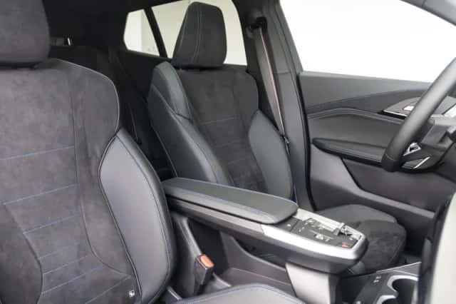 BMW iX2 (2026) thumbnail 10