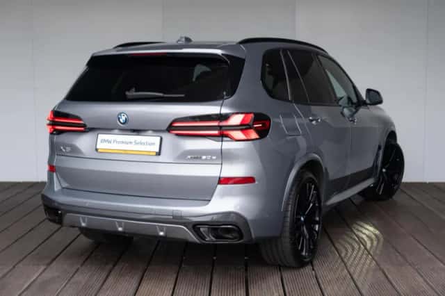 BMW X5 (2023) thumbnail 2