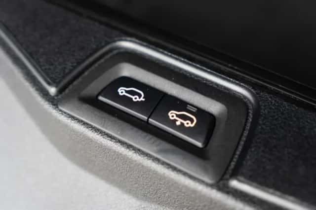 BMW X5 (2023) thumbnail 23