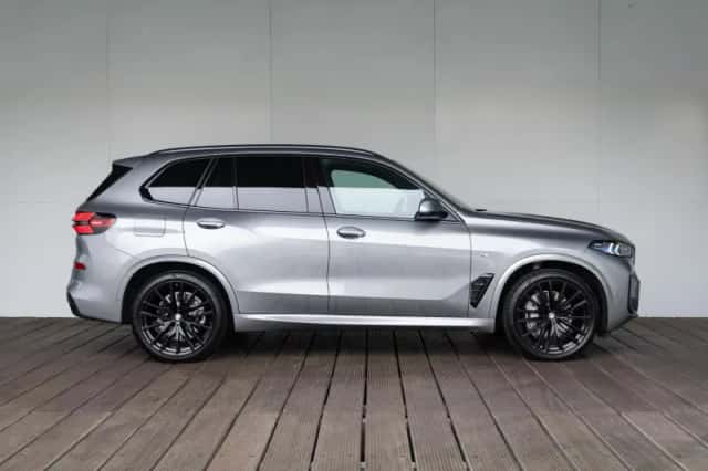 BMW X5 (2023) thumbnail 4