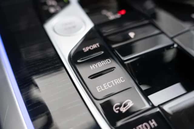 BMW X5 (2023) thumbnail 36
