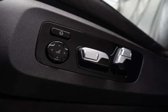 BMW X5 (2023) thumbnail 38