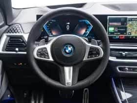 BMW X5 (2023) thumbnail 8