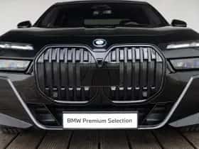 BMW i7 (2024) thumbnail 13