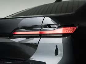 BMW i7 (2024) thumbnail 16