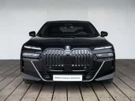 BMW i7 (2024) thumbnail 3