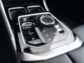 BMW i7 (2024) thumbnail 29