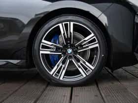 BMW i7 (2024) thumbnail 6