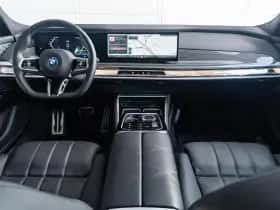 BMW i7 (2024) thumbnail 7