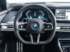 BMW i7 (2024) thumbnail 8