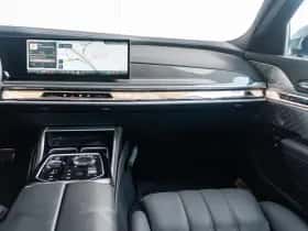 BMW i7 (2024) thumbnail 9