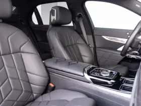 BMW i7 (2024) thumbnail 10