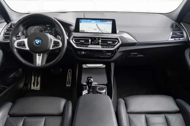 BMW X3 (2021) thumbnail 3