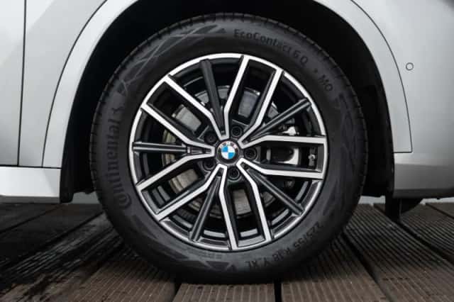 BMW X1 (2024) thumbnail 6