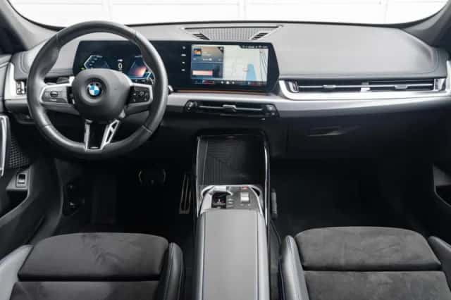 BMW X1 (2024) thumbnail 7