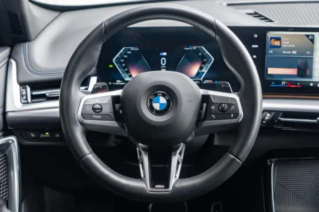 BMW X1 (2024) thumbnail 8
