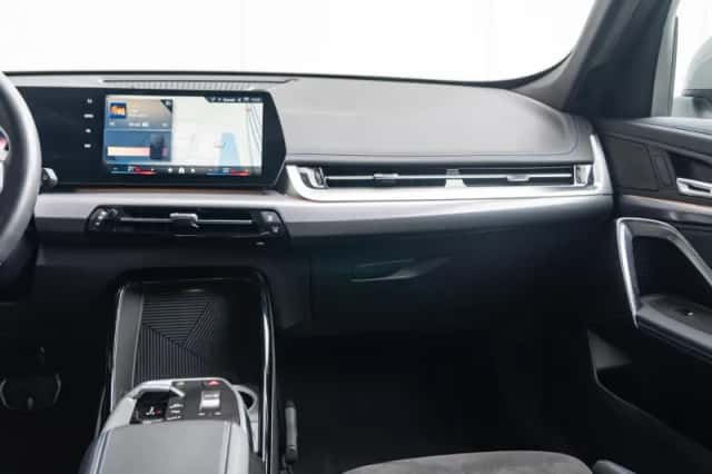 BMW X1 (2024) thumbnail 9