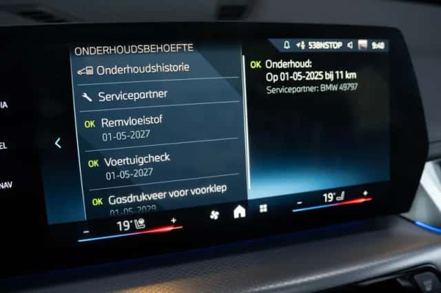 BMW iX1 (2025) thumbnail 13