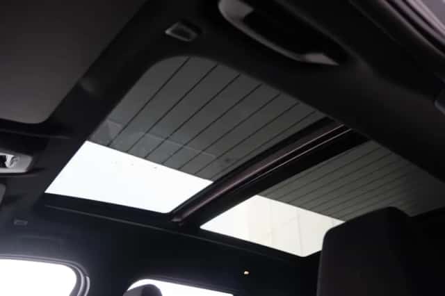 BMW iX1 (2025) thumbnail 22