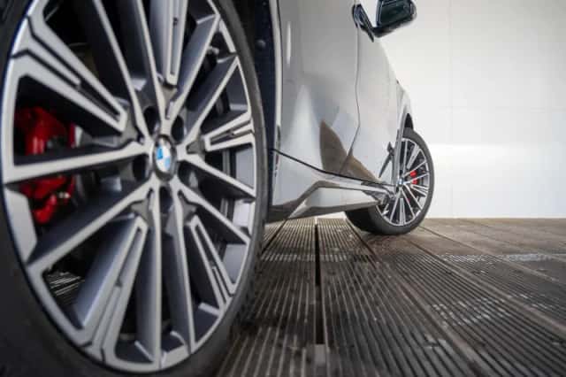 BMW iX1 (2025) thumbnail 24