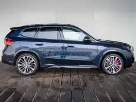 BMW iX1 (2025) thumbnail 4