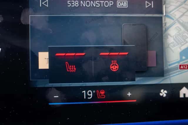 BMW iX1 (2025) thumbnail 31