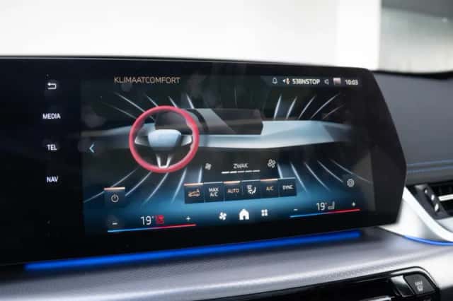 BMW iX1 (2025) thumbnail 32