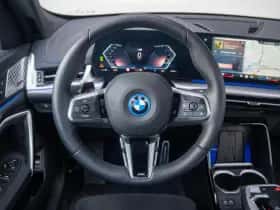 BMW iX1 (2025) thumbnail 7