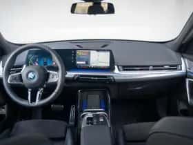 BMW iX1 (2025) thumbnail 9