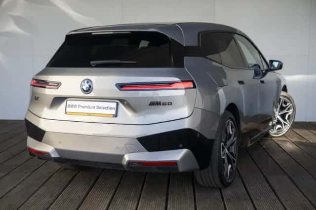 BMW iX (2023) thumbnail 2