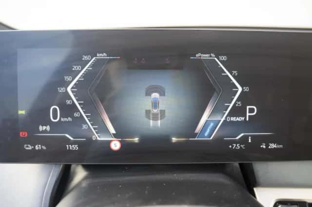 BMW iX (2023) thumbnail 14