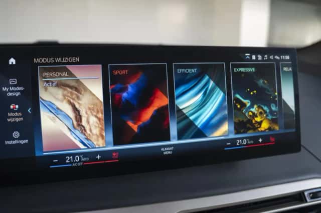 BMW iX (2023) thumbnail 15