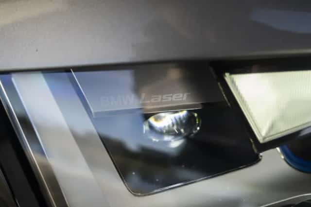 BMW iX (2023) thumbnail 18