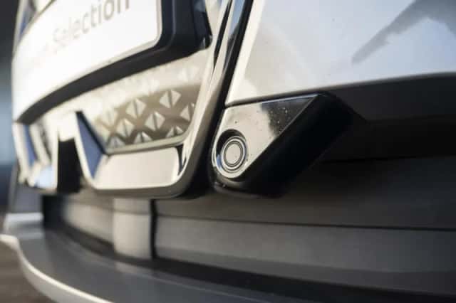BMW iX (2023) thumbnail 20