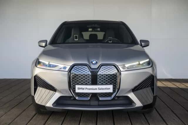 BMW iX (2023) thumbnail 3