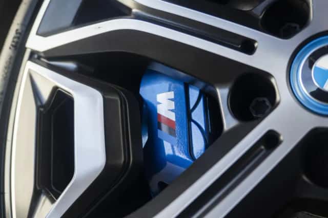 BMW iX (2023) thumbnail 26