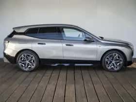 BMW iX (2023) thumbnail 4