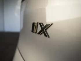 BMW iX (2023) thumbnail 35
