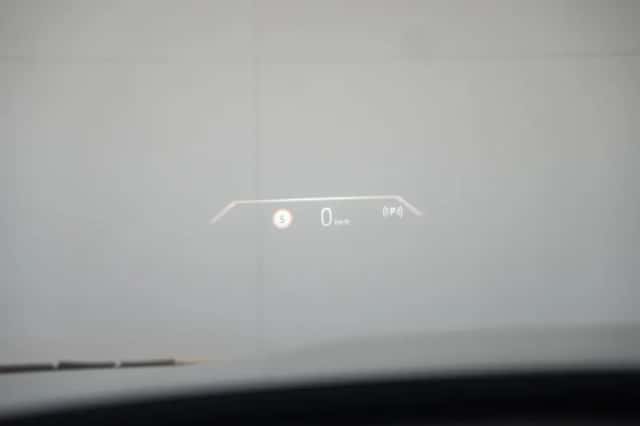 BMW iX (2023) thumbnail 39