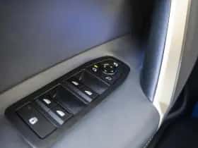 BMW iX (2023) thumbnail 43