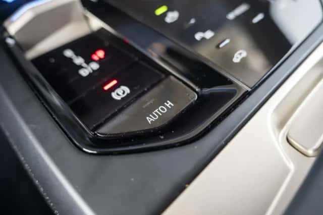 BMW iX (2023) thumbnail 49